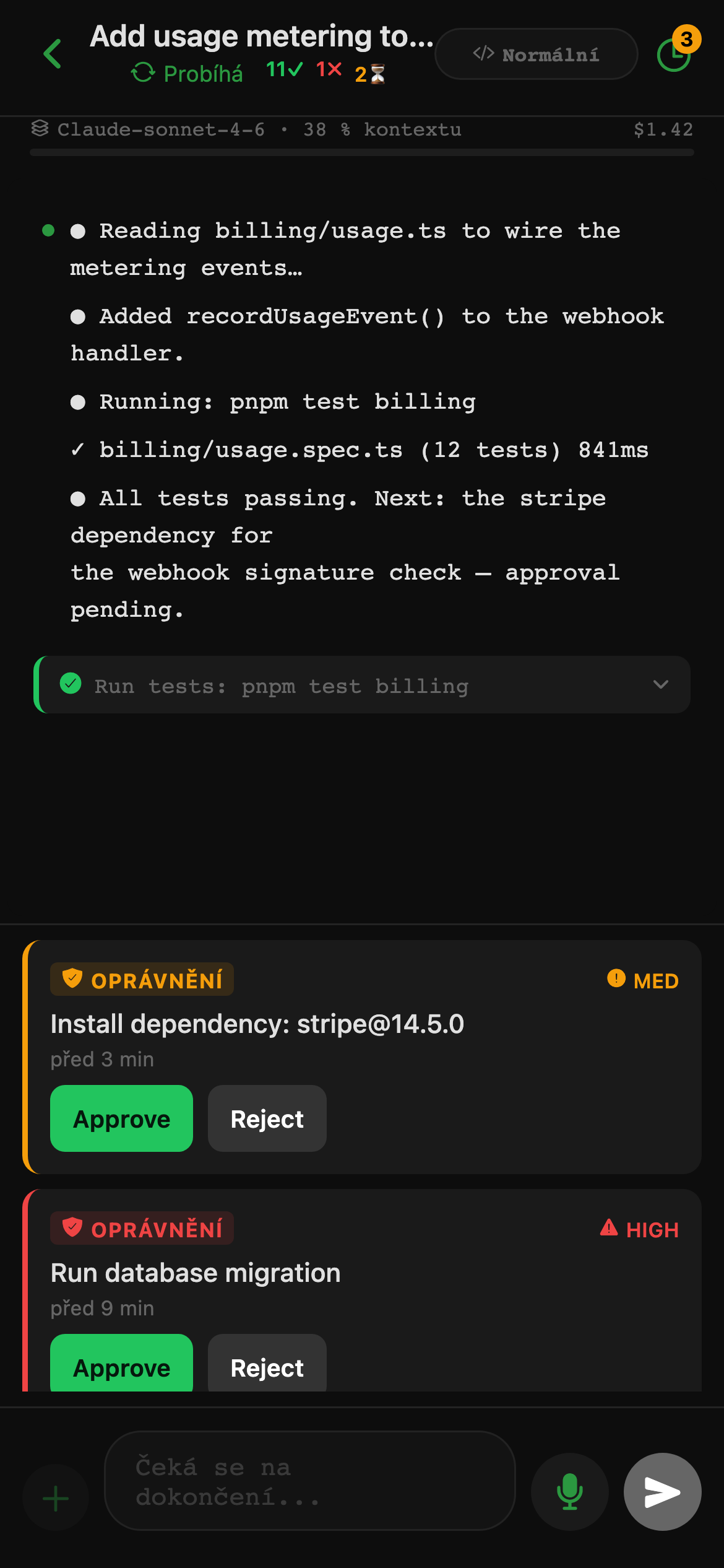Mobilní aplikace CheckPt zobrazuje aktivní relaci se službami, env, stackem a větví a akci Otevřít workspace.