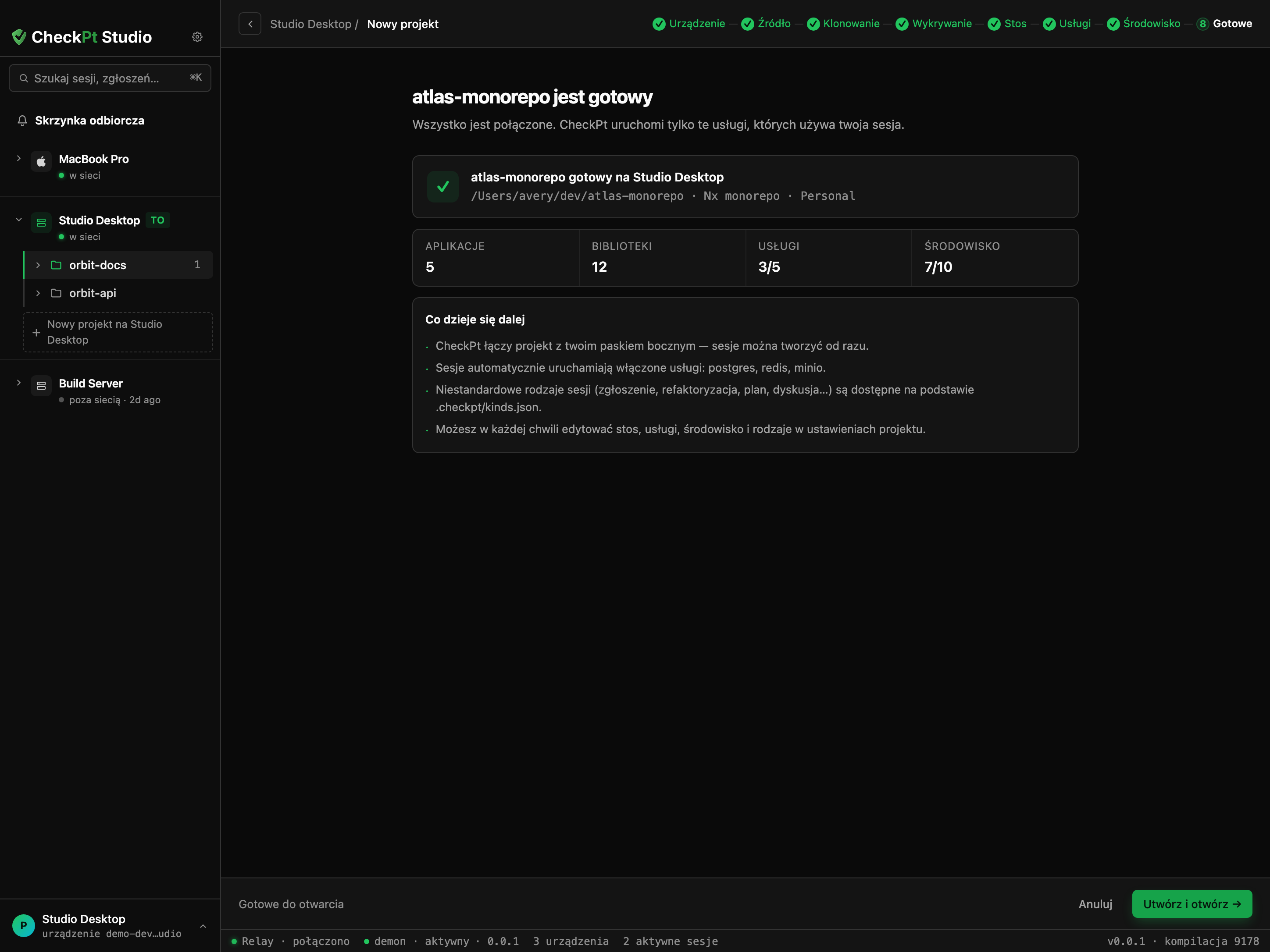 Aplikacja desktopowa CheckPt Studio prowadząca nowy projekt przez kroki: urządzenie, źródło, klonowanie, stack, usługi, env i gotowe.
